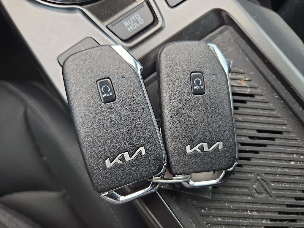 Thumbnail: 2023 Kia EV6 - 32