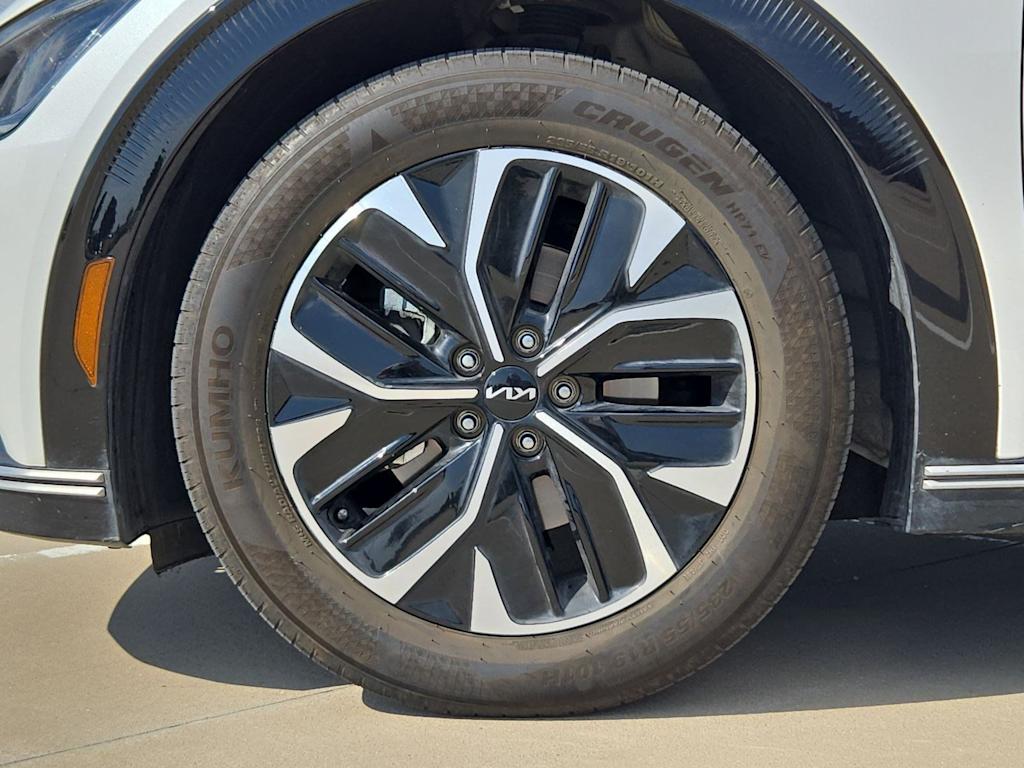 Thumbnail: 2023 Kia EV6 - 7