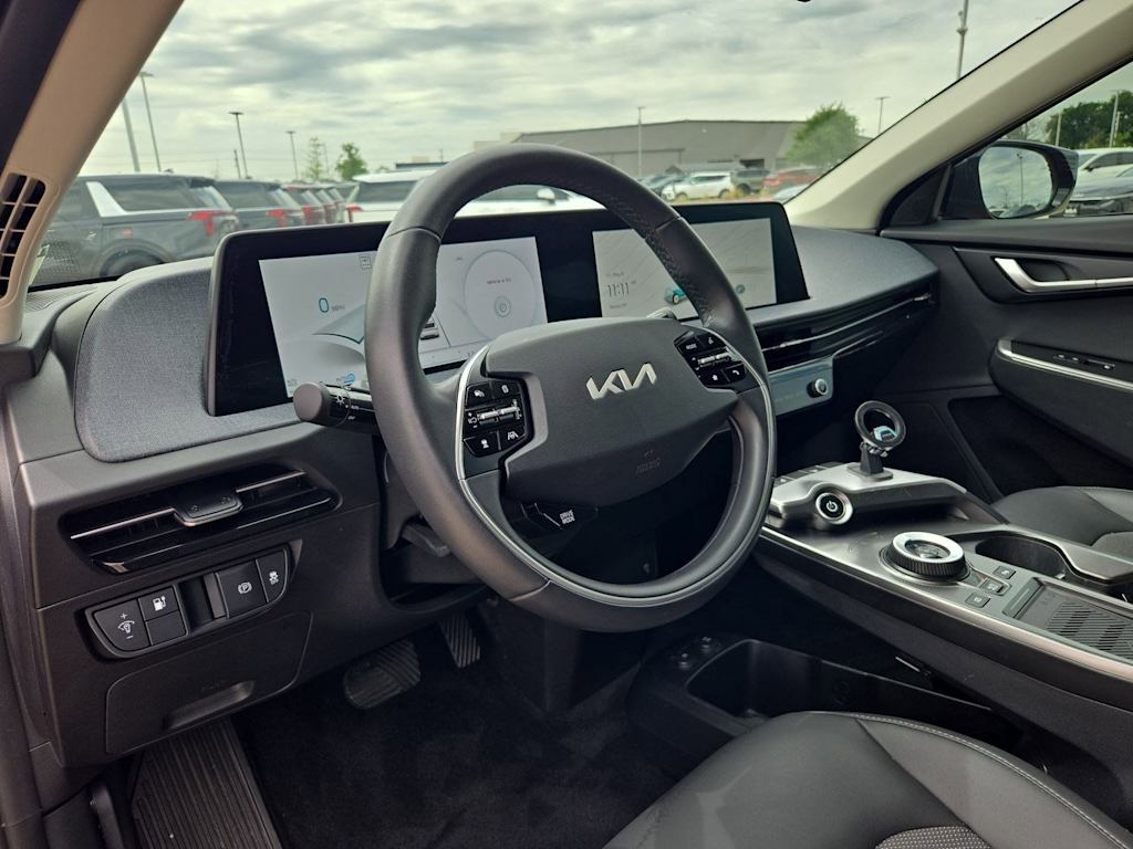 Thumbnail: 2024 Kia EV6 - 2