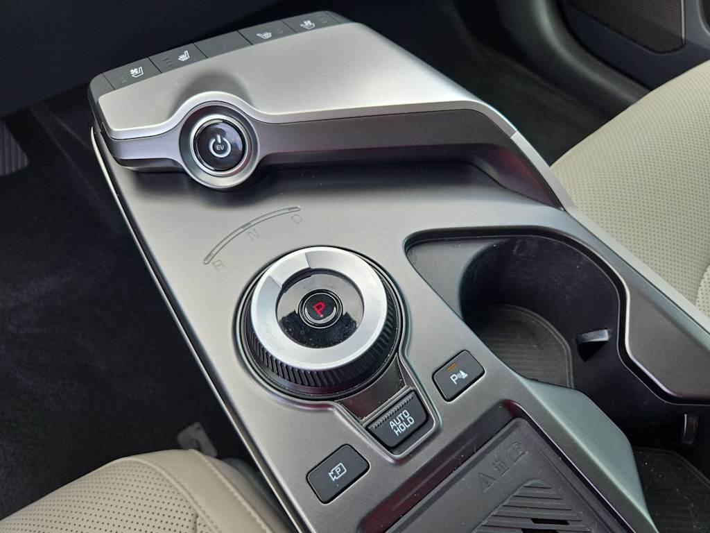 Thumbnail: 2023 Kia EV6 - 14