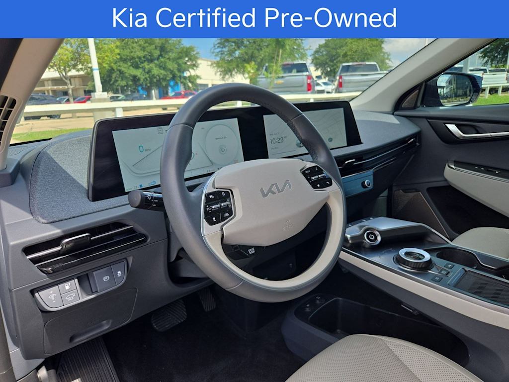 Thumbnail: 2023 Kia EV6 - 2