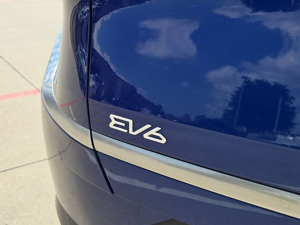 Thumbnail: 2023 Kia EV6 - 20