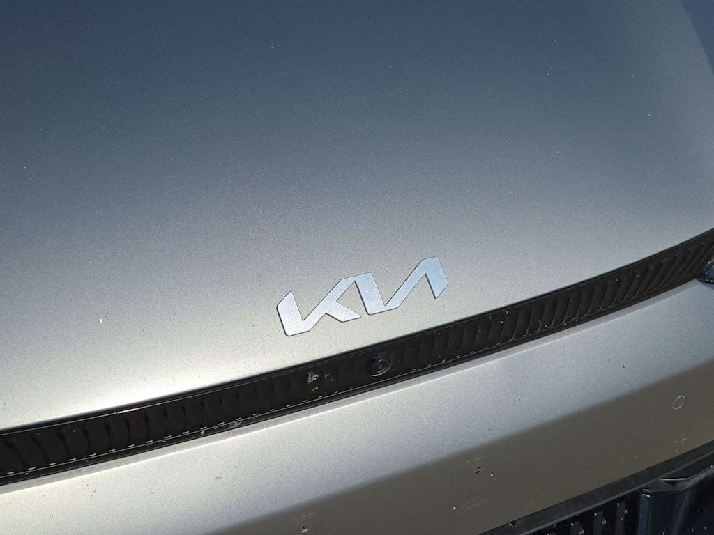 Thumbnail: 2022 Kia EV6 - 21