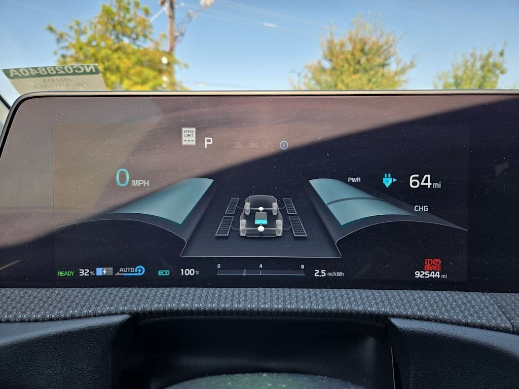 Thumbnail: 2022 Kia EV6 - 34