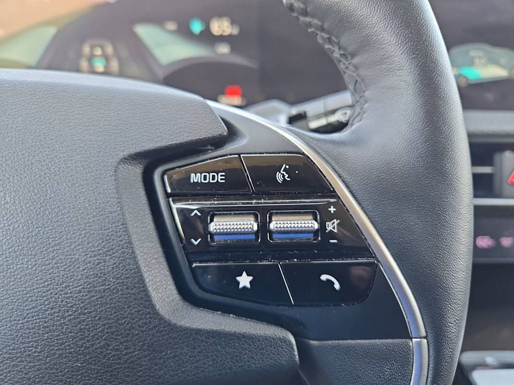 Thumbnail: 2022 Kia EV6 - 28