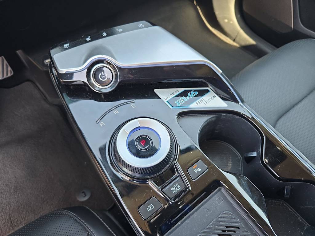 Thumbnail: 2022 Kia EV6 - 15