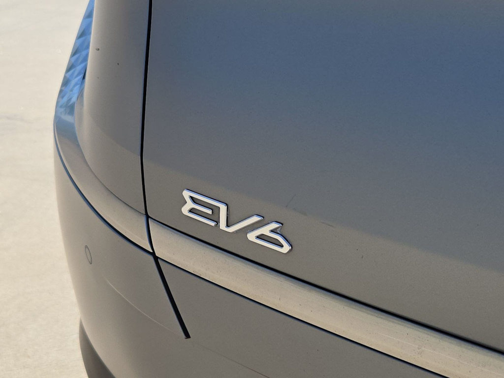 Thumbnail: 2022 Kia EV6 - 7