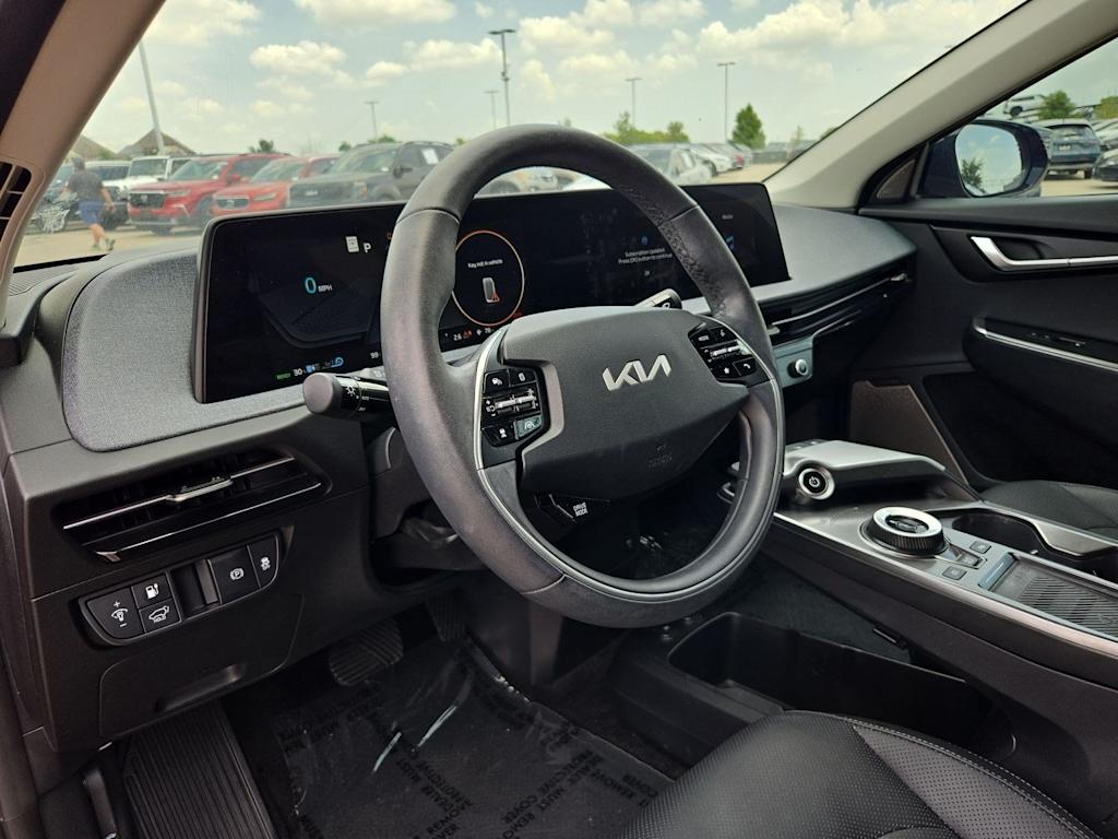 Thumbnail: 2023 Kia EV6 - 2