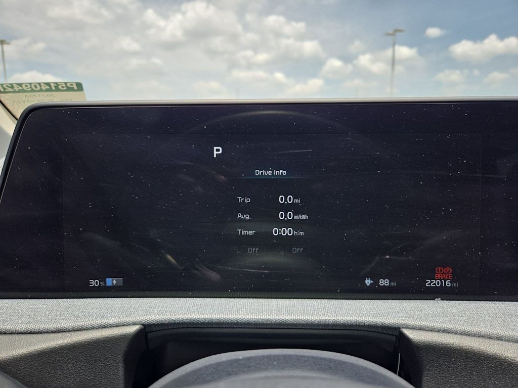 Thumbnail: 2023 Kia EV6 - 16