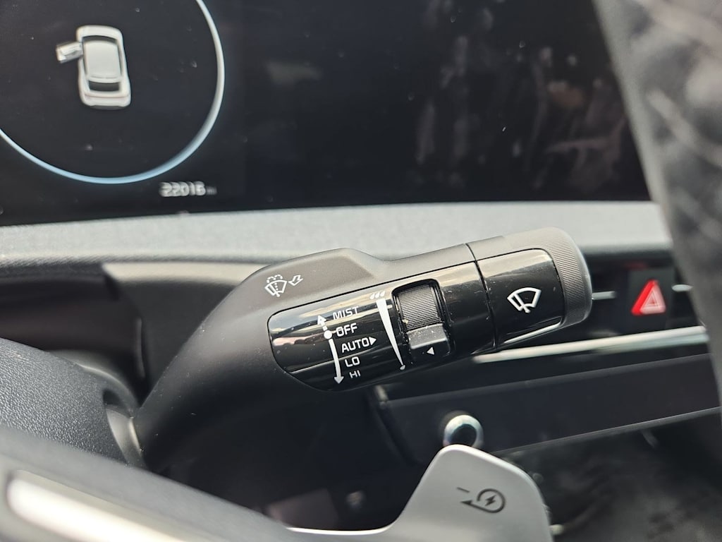 Thumbnail: 2023 Kia EV6 - 29