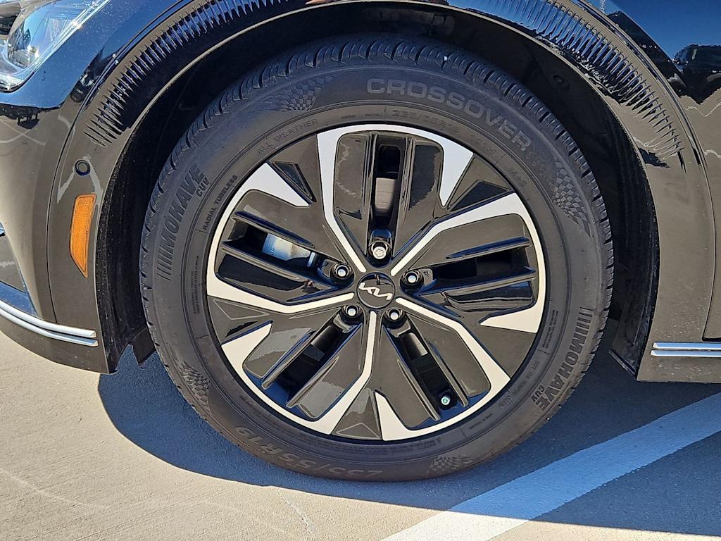 Thumbnail: 2023 Kia EV6 - 7