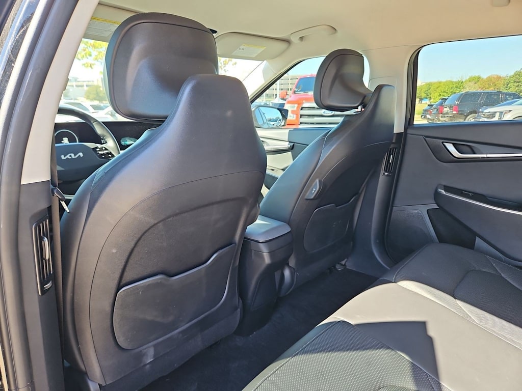 Thumbnail: 2023 Kia EV6 - 11