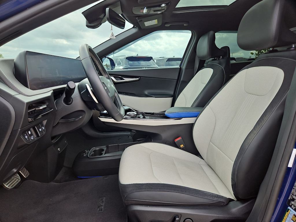 Thumbnail: 2023 Kia EV6 - 8