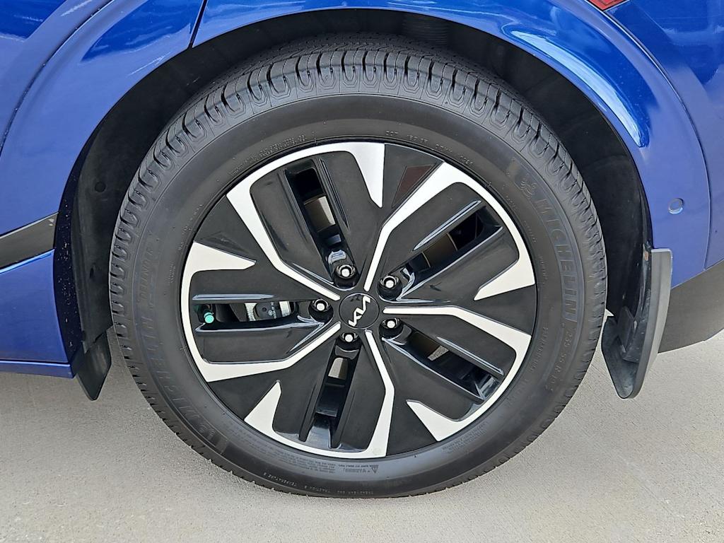 Thumbnail: 2023 Kia EV6 - 6