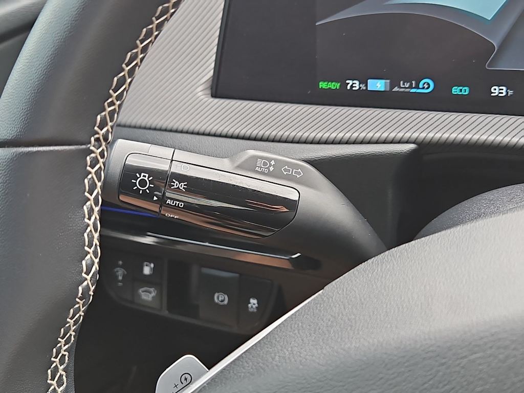 Thumbnail: 2023 Kia EV6 - 32