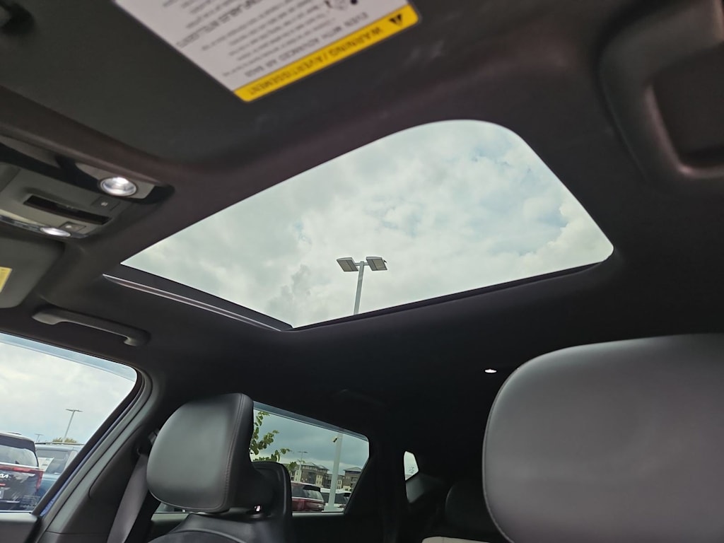 Thumbnail: 2023 Kia EV6 - 25