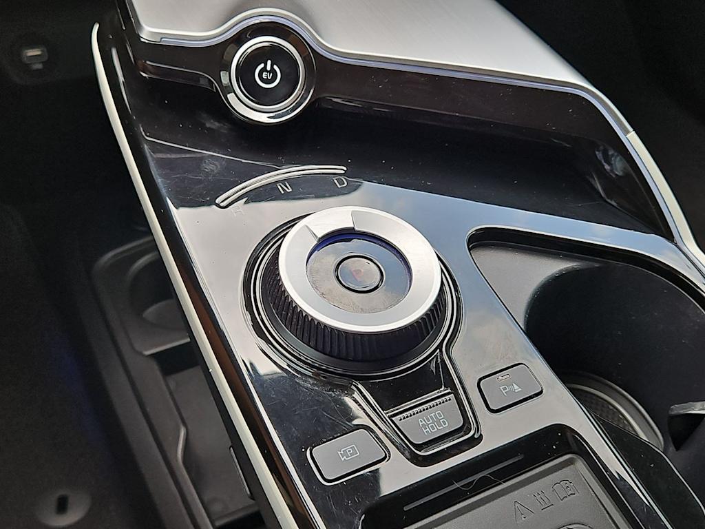 Thumbnail: 2023 Kia EV6 - 13