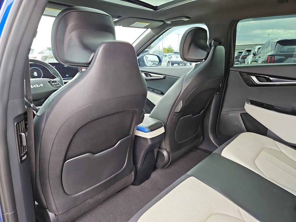 Thumbnail: 2023 Kia EV6 - 10