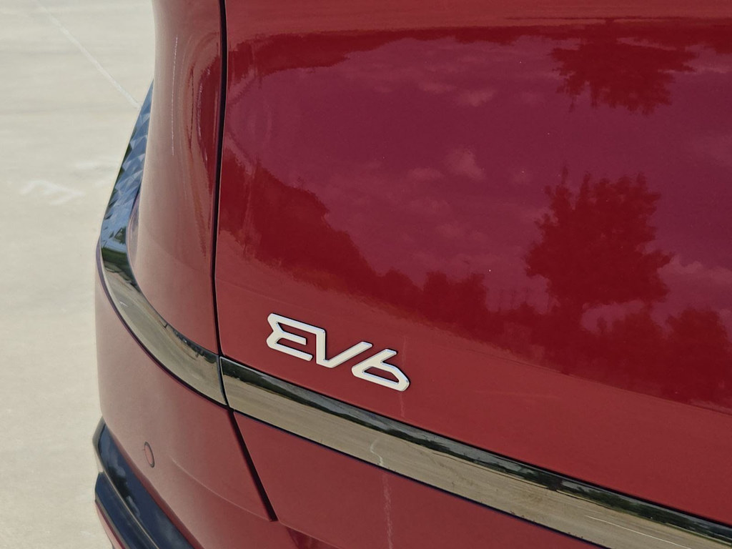 Thumbnail: 2023 Kia EV6 - 20