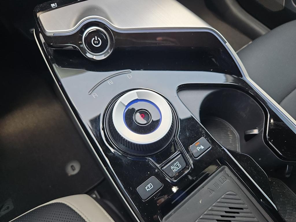 Thumbnail: 2023 Kia EV6 - 33
