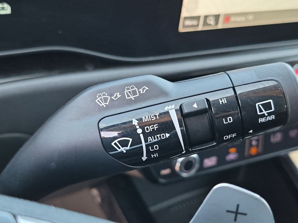 Thumbnail: 2023 Kia Niro - 30
