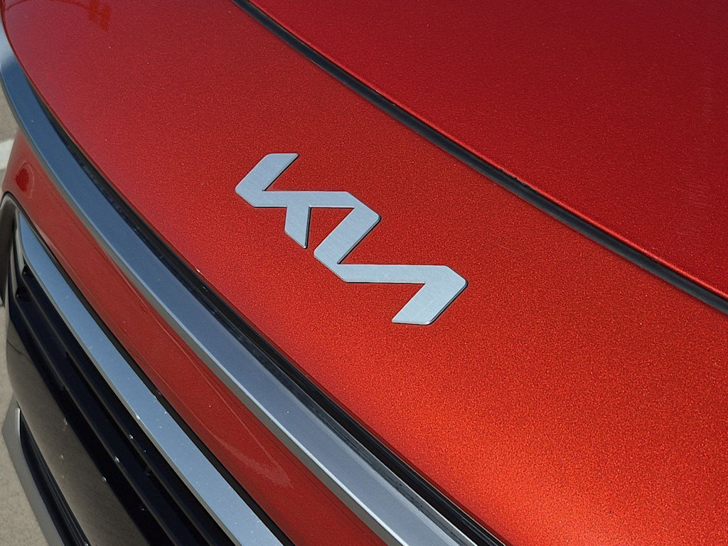 Thumbnail: 2023 Kia Niro - 7