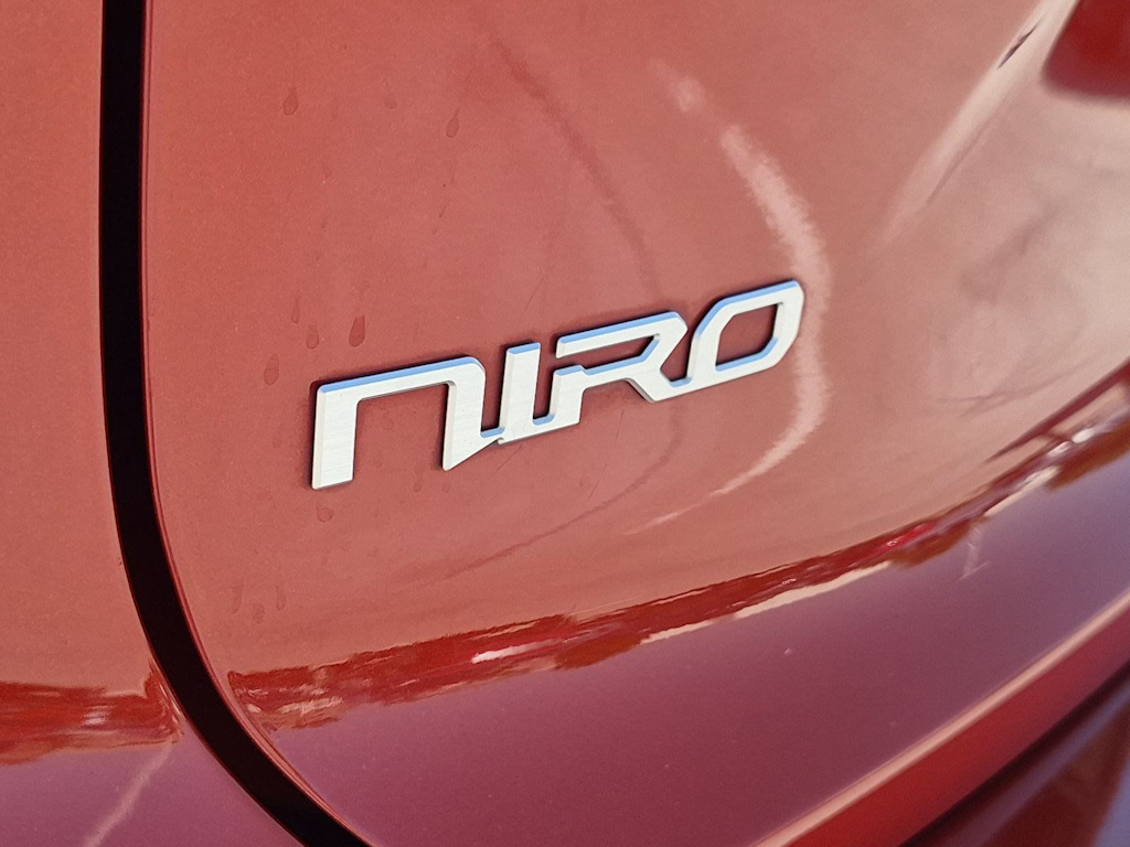 Thumbnail: 2023 Kia Niro - 22