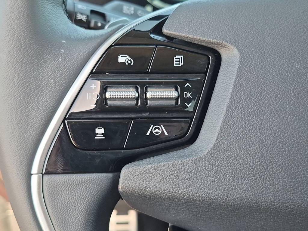 Thumbnail: 2023 Kia Niro - 28