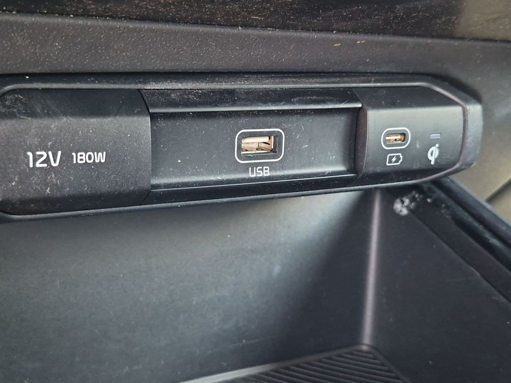 Thumbnail: 2023 Kia Niro - 33