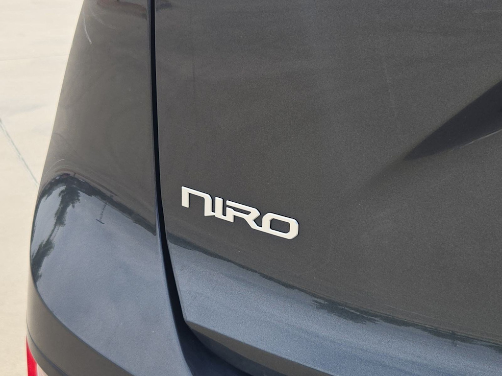Thumbnail: 2024 Kia Niro - 21