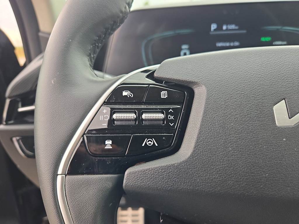 Thumbnail: 2023 Kia Niro - 28