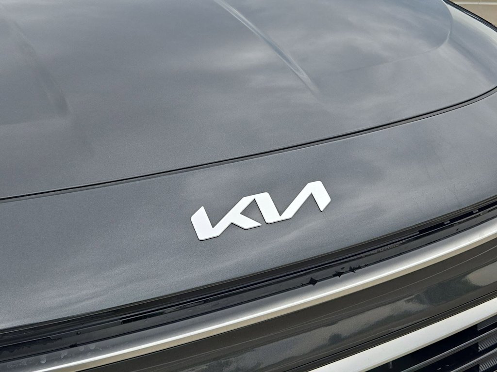 Thumbnail: 2023 Kia Niro - 7