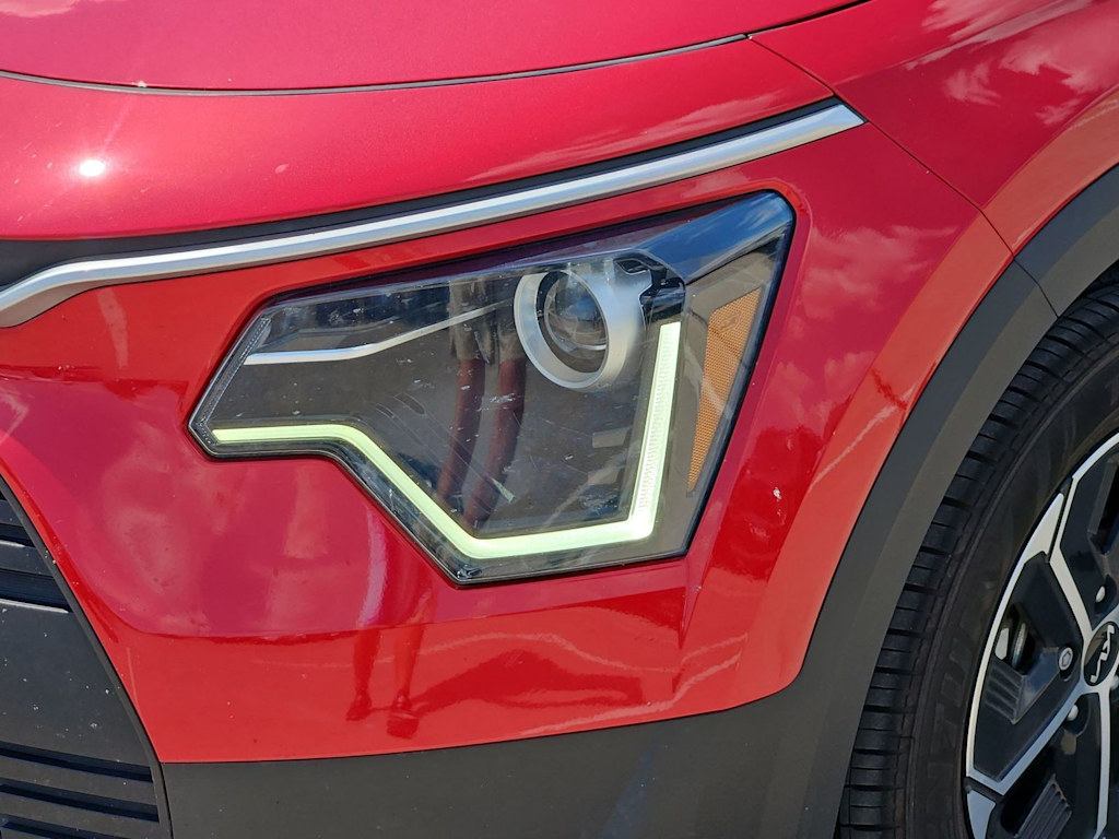 Thumbnail: 2023 Kia Niro - 18