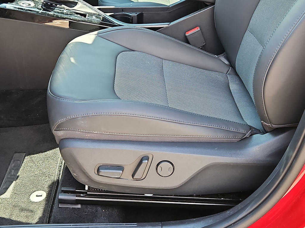 Thumbnail: 2023 Kia Niro - 19