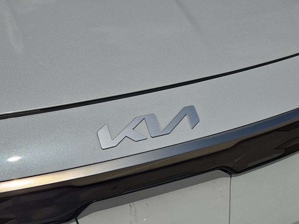 Thumbnail: 2023 Kia Niro - 22