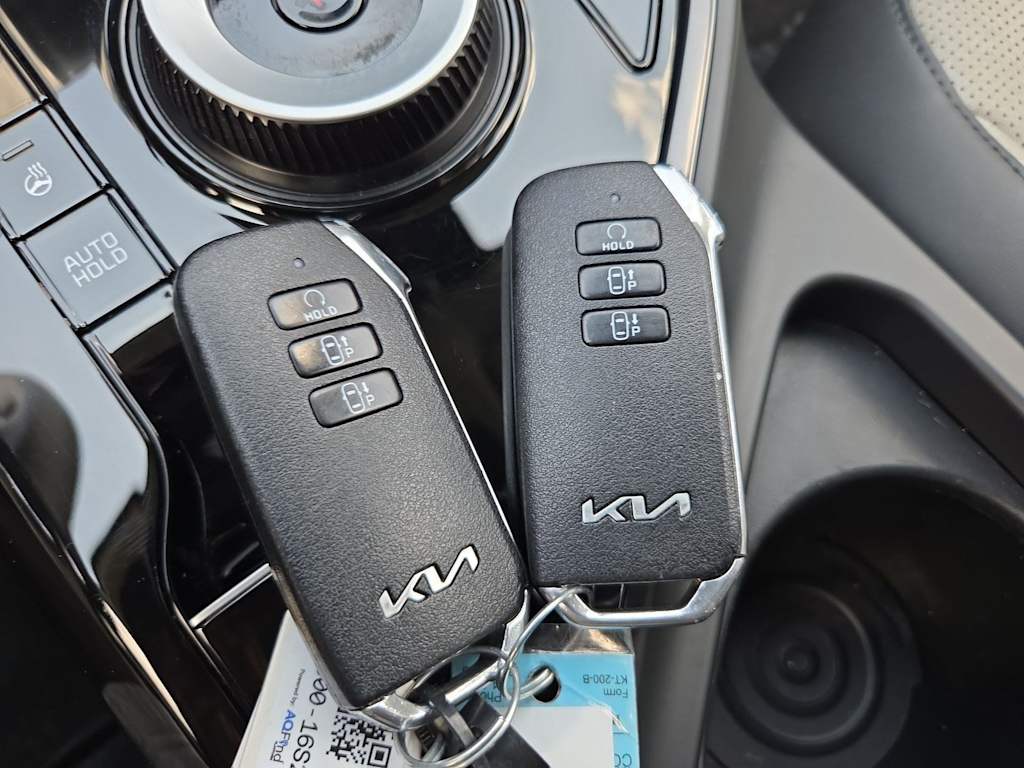 Thumbnail: 2023 Kia Niro - 35