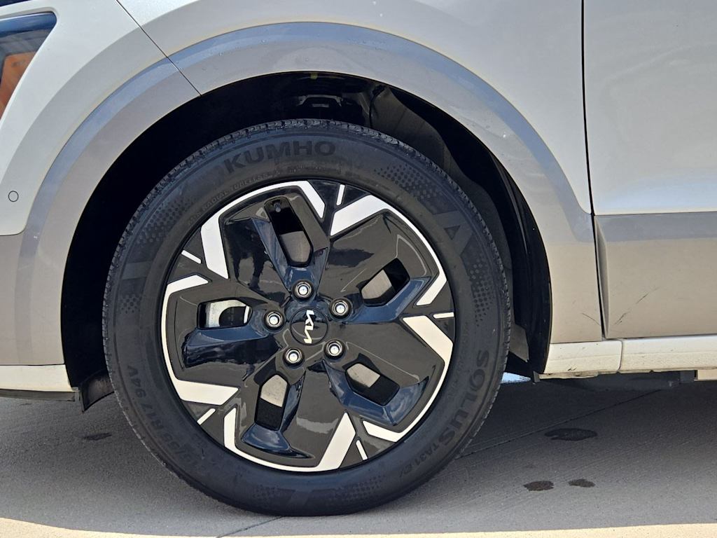 Thumbnail: 2023 Kia Niro - 7