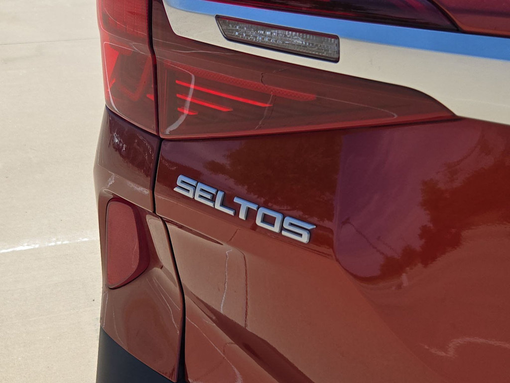 Thumbnail: 2023 Kia Seltos - 22