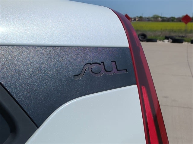 2021 Kia Soul S 24