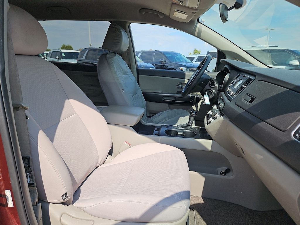 Thumbnail: 2016 Kia Sedona - 11