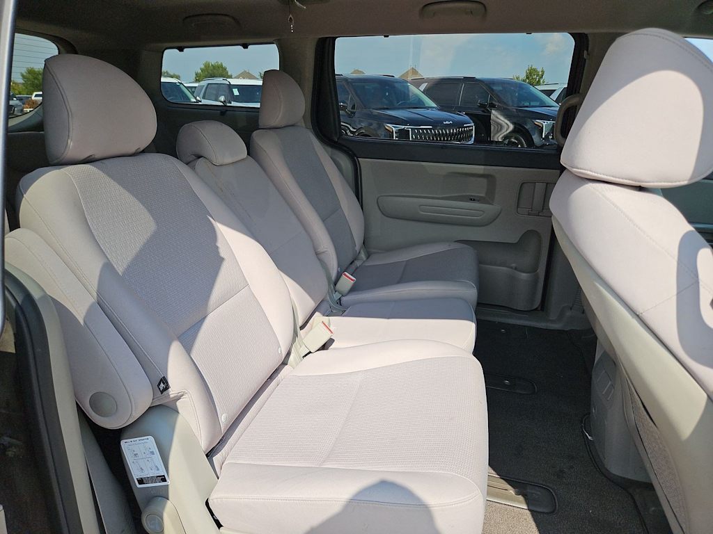 Thumbnail: 2016 Kia Sedona - 26