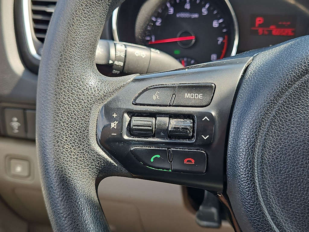Thumbnail: 2016 Kia Sedona - 27
