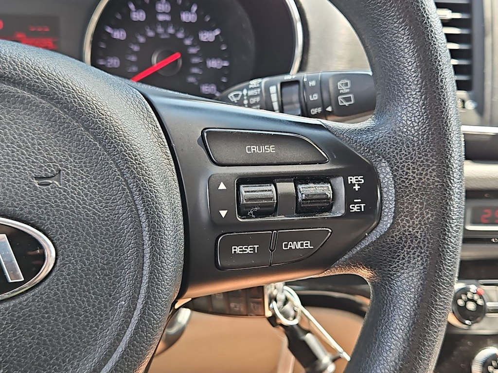 Thumbnail: 2016 Kia Sedona - 28