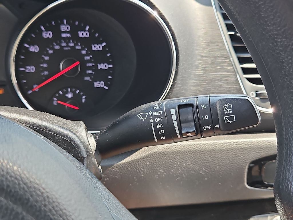 Thumbnail: 2016 Kia Sedona - 16
