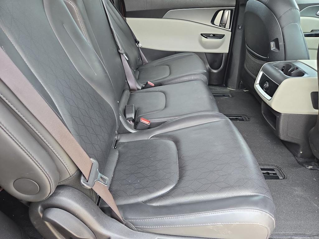 Thumbnail: 2022 Kia Carnival - 24