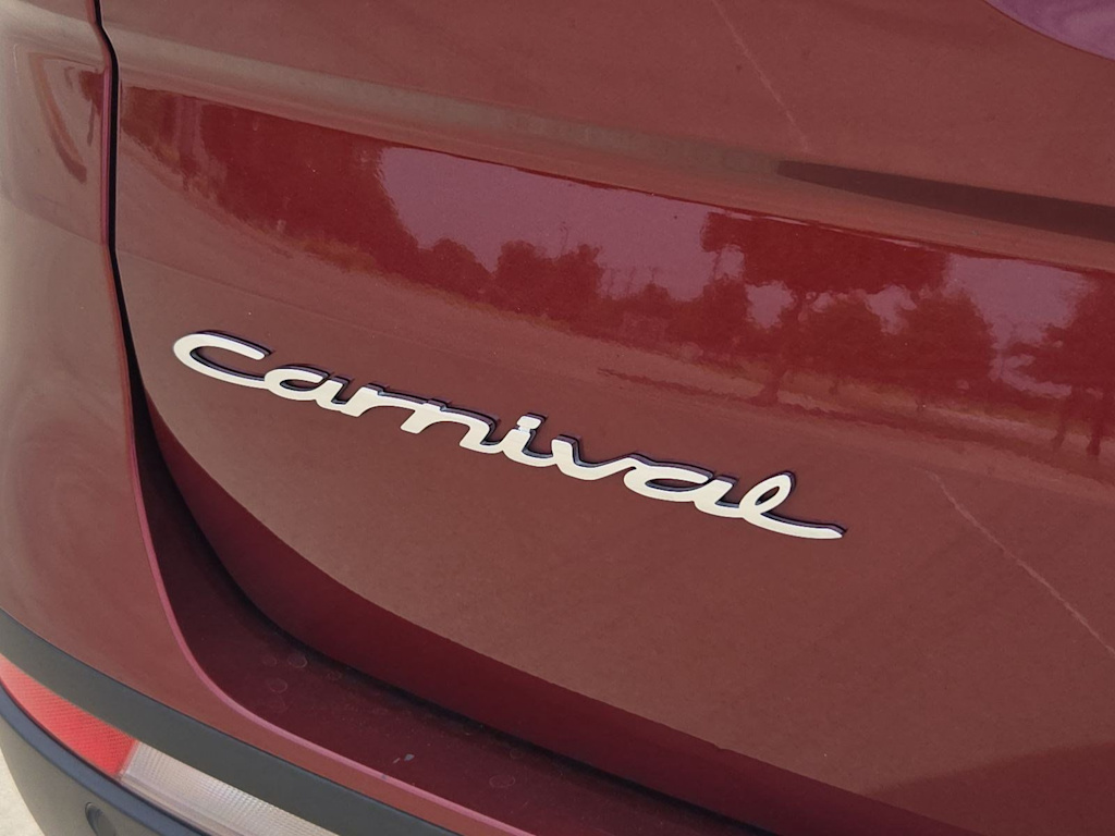 Thumbnail: 2022 Kia Carnival - 21