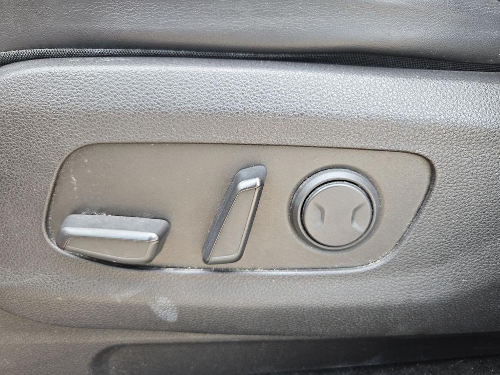 Thumbnail: 2022 Kia Carnival - 22
