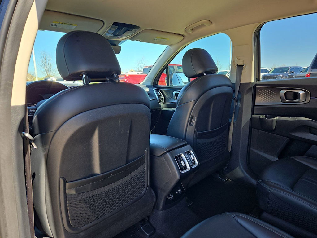 Thumbnail: 2022 Kia Sorento - 12