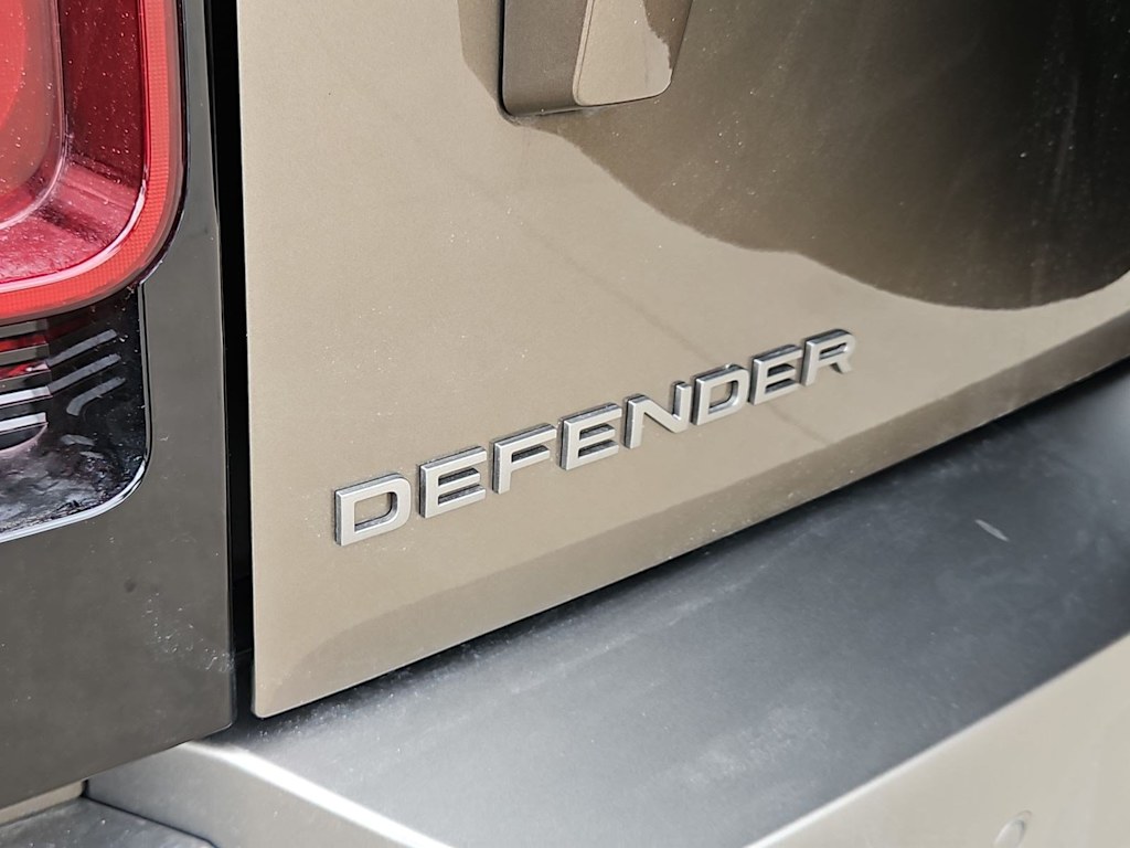 Thumbnail: 2024 Land Rover Defender - 23