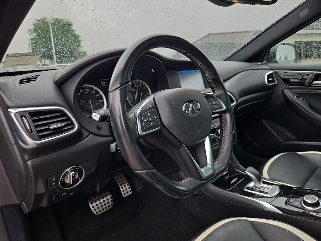 Thumbnail: 2017 INFINITI QX30 - 2